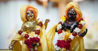 Best Gifts for a Krishna Bhakt